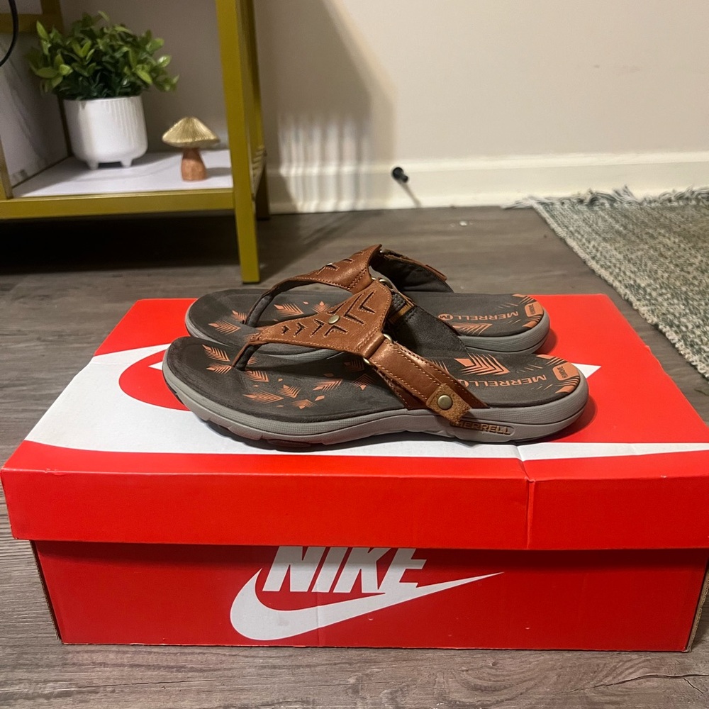 Merrell Women’s Tan Adhera Thong Sandals 207063B - Picture 3 of 6